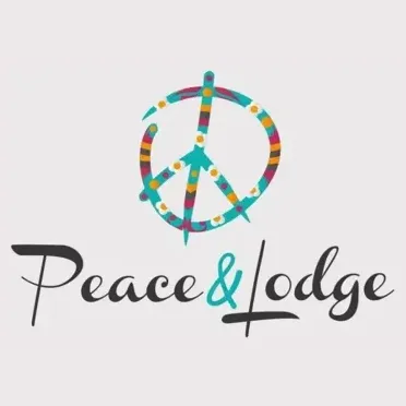 hotelpeaceandlodge brand logo for hotelpeaceandlodge.com